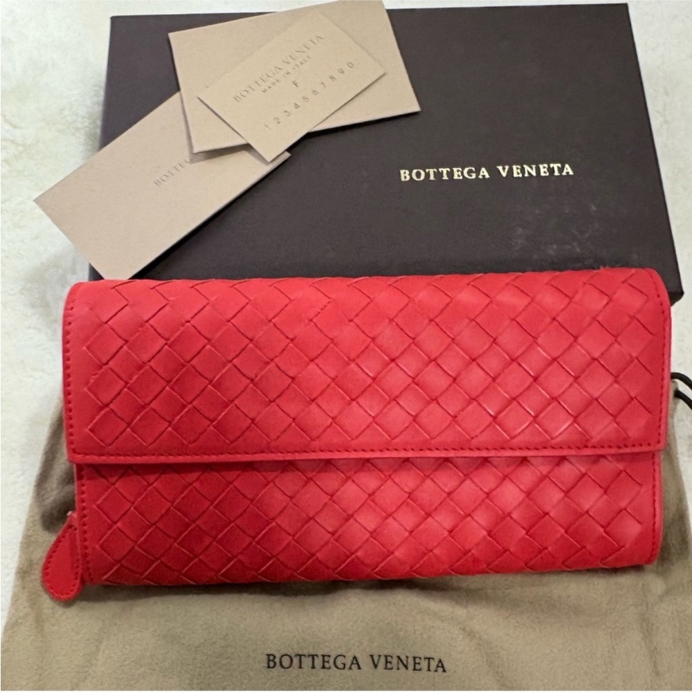 Bottega Veneta Red Intrecciato Leather  Wallet Authentic - Picture 5 of 16